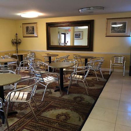 Executive Garden Titusville Hotel Buitenkant foto