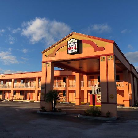 Executive Garden Titusville Hotel Buitenkant foto