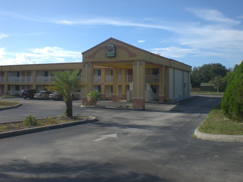 Executive Garden Titusville Hotel Buitenkant foto