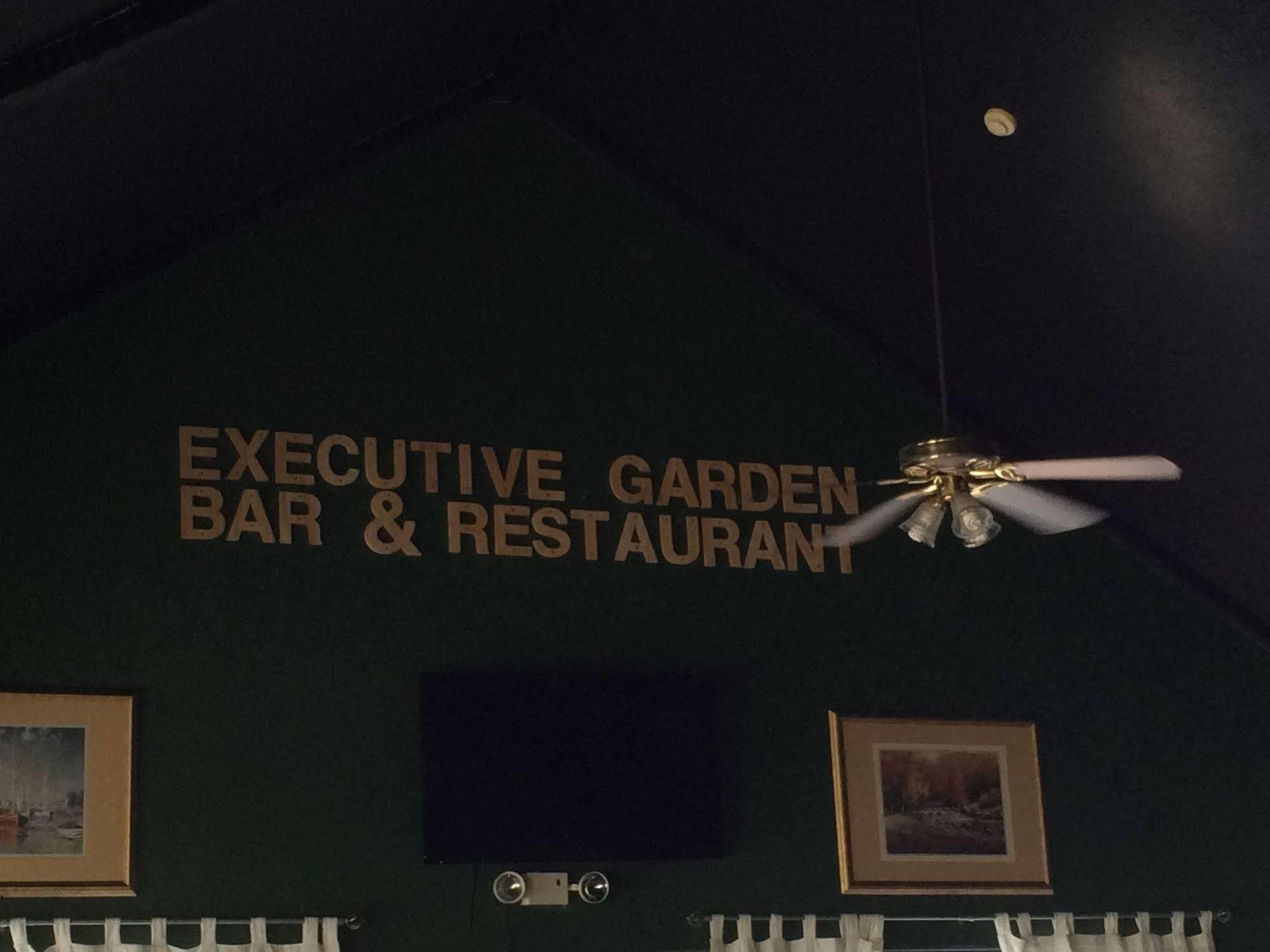 Executive Garden Titusville Hotel Buitenkant foto